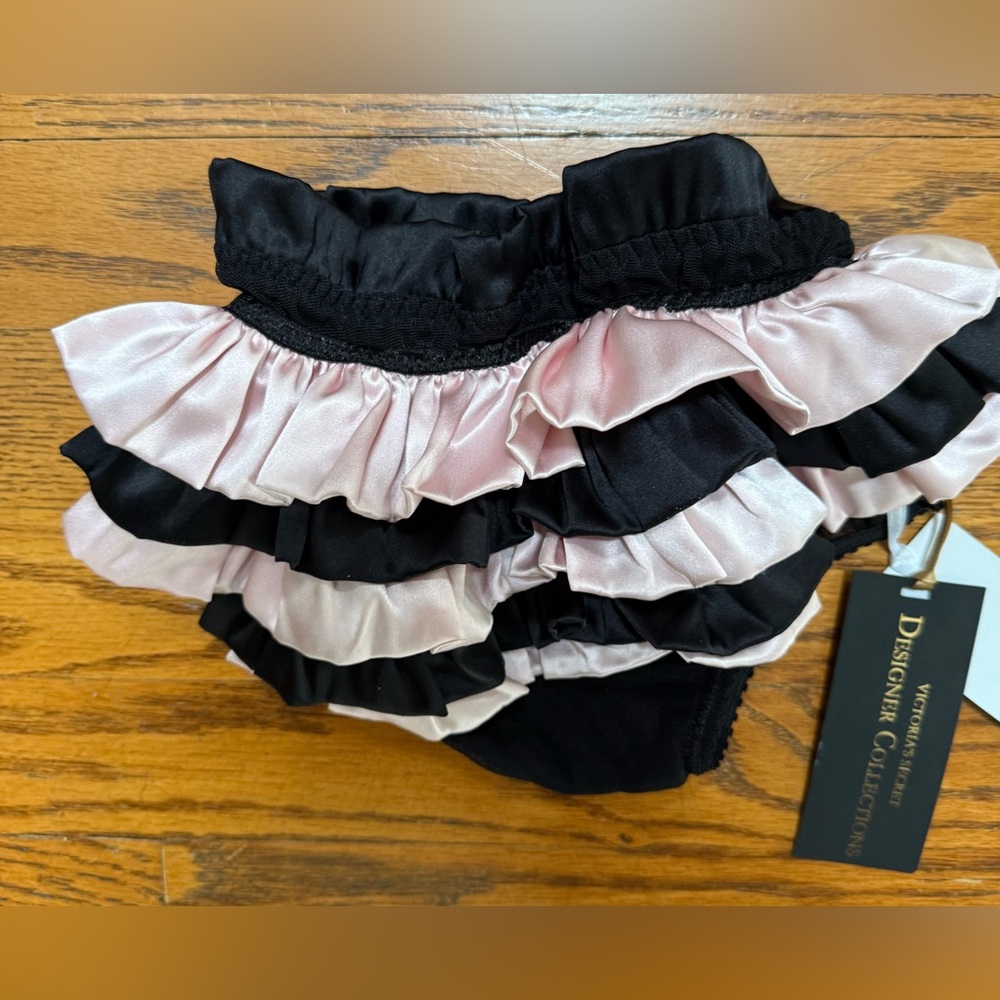 NWT VICTORIA'S SECRET  Modern Courtesan Pink Black Ruffled Panties $148  Sze S